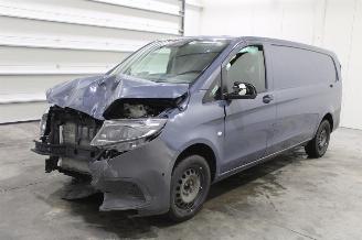 uszkodzony samochody osobowe Mercedes Vito  2025/9
