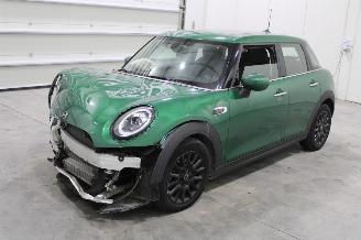 krockskadad bil auto Mini One  2020/5