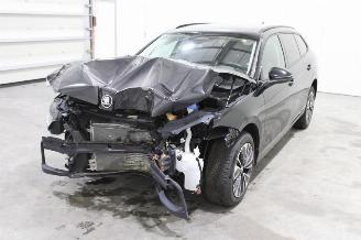 damaged passenger cars Skoda Superb  2024/12