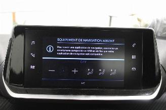 Peugeot 208  picture 13