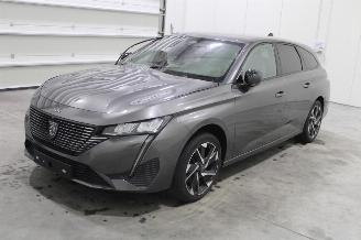 Damaged car Peugeot 308  2023/3