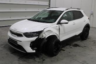 Vaurioauto  passenger cars Kia Stonic  2024/8