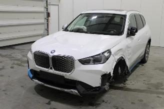 krockskadad bil auto BMW X1  2024/1