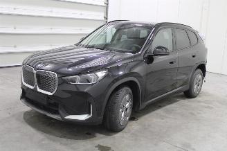 Vaurioauto  passenger cars BMW iX1  2025/11