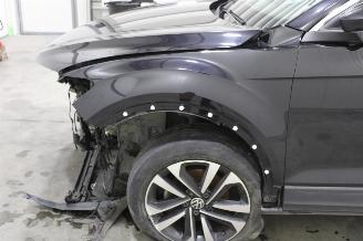 Volkswagen T-Roc  picture 5