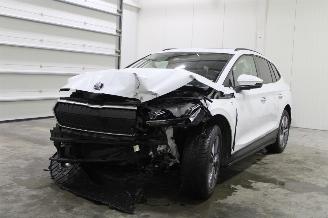 Vaurioauto  passenger cars Skoda Enyaq  2021/11