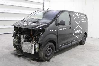Vaurioauto  passenger cars Toyota ProAce CITY 2024/6