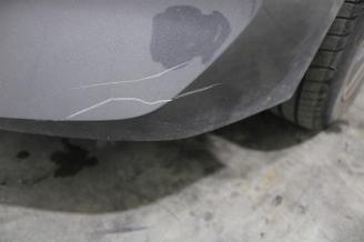 Peugeot 208  picture 8