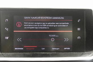 Peugeot 208  picture 13