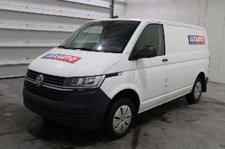 Damaged car Volkswagen Transporter T6 2023/11