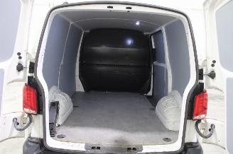 Volkswagen Transporter T6 picture 16