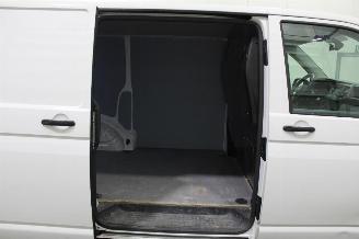 Volkswagen Transporter T6 picture 17