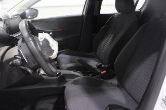 Peugeot 208  picture 11