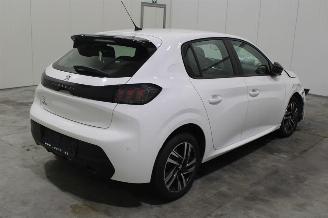 Peugeot 208  picture 3