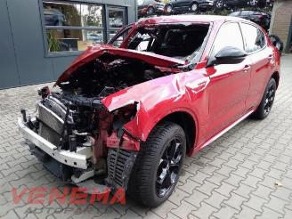 Vrakbiler auto Alfa Romeo Stelvio Stelvio (949), SUV, 2017 2.0 T 16V Q4 2022