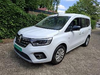 Auto incidentate Renault Kangoo 1300 tce Luxe  5persoons 27000km rijdend incl btw NL kenteken 2021/1