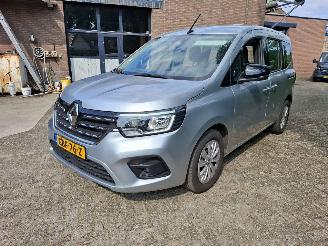 damaged passenger cars Renault Kangoo New Kangoo 15  dci 39000km gerepareerd incl e3000bp 2022/1