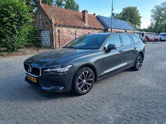 Schadeauto Volvo V-60 B3 Aut. Navi Led 2021/6