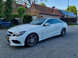 skadebil auto Mercedes E-klasse E 200 Aut. Coupé Pano Navi Led 2015/6