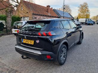 Peugeot 2008 Puretech 100 Active pack picture 3