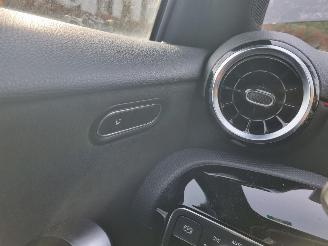 Mercedes A-klasse 180 Aut AMG Line Navi Led Stoelverw picture 16