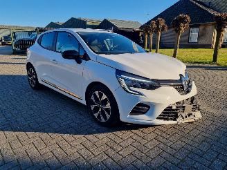 uszkodzony samochody osobowe Renault Clio E-Tech Hybrid Navi Airco 2023/1