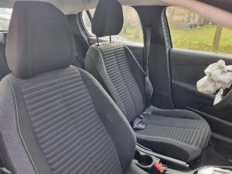 Peugeot 208 1.2 Hybr. Aut. Navi Stoelverw picture 15