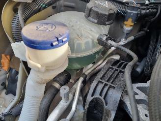 Peugeot 208 1.2 Hybr. Aut. Navi Stoelverw picture 11