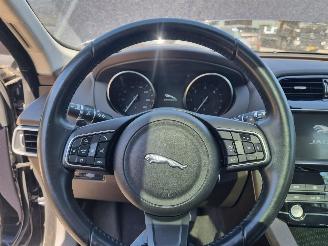 Jaguar F-Pace 20d Aut. AWD Prestige Pano picture 13