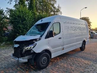 Vaurioauto  passenger cars Mercedes Sprinter 319 CDI Aut L4 Maxi Airco LED 2023/5