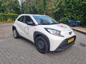 krockskadad bil auto Toyota Aygo X 1.0 VVT-i Automaat 2023/1