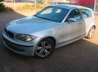 Voiture accidenté BMW 1-serie 118i 2007/10