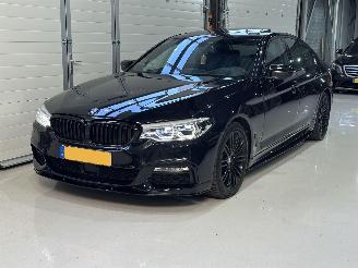 krockskadad bil auto BMW 5-serie 540i M-PAKKET DAK|MASSAGE|VENTILATIE|VIRTUAL|HU|360CAM|H&K FULL OPTIONS 2018/12