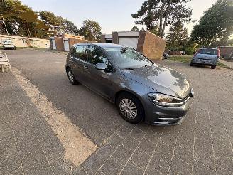 Avarii autoturisme Volkswagen Golf 1.0 TSI 110PK 6-bak NAVI /CLIMA/CARPLAY/LED 2017/9