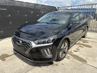 Schadeauto Hyundai Ioniq 1.6 GDI FACELIFT | CAMERA | XENON-LED | AMBIENT LIGHT | CRUISE CONTROL 2020/10