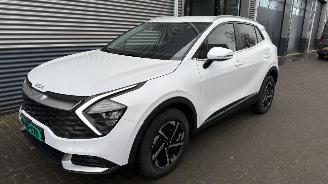 skadebil auto Kia Sportage Kia SPORTAGE 1.6 T-GDi Hybrid DynamicLine CAMERA/STOELVERW V+A / STUURVER/RADAR VOL NIEUW! 2025/6