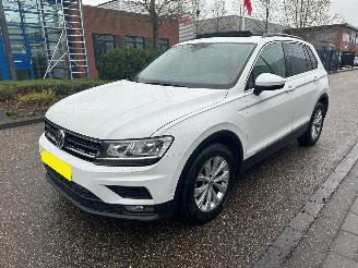 skadebil auto Volkswagen Tiguan 1.4 TSI ACT/PANO/LEDER/CAMERA/TREKHAAK/VOL 2016/11