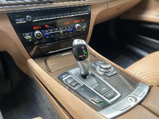BMW 7-serie 730d/PANO/MEMORY/HEAD-UP/VENTILATIE/4xSTOELVERW./XENON-LED/FULL-ASSIST/TREKHAAK/VOL! picture 10