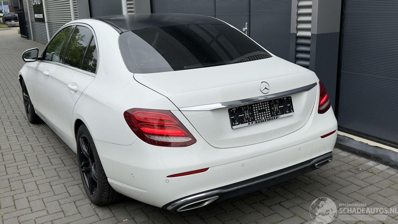 Mercedes E-klasse LED / CAMERA / NAVIGATIE / AMG VELGEN VOLLEDIG RIJDBAAR