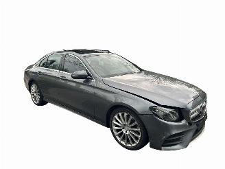 Vaurioauto  passenger cars Mercedes E-klasse 200 AMG PANO/LED/19INCH 2016/11