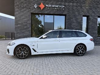 Unfallwagen BMW 5-serie 530e Touring 292PK Steptronic M-Sport 2022/3
