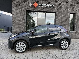 Schadeauto Toyota Aygo X 1.0 VVT-i 72PK MT First APP CAM LM VOL! 2023/5