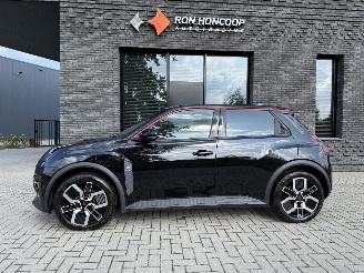 Damaged car Renault 5 EV Comfort Range 52kWh 150PK Aut. Techno 2025/10