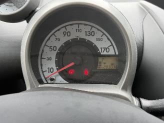 Peugeot 107 1.0-12 V XS 5 deurs Airco! Opendak picture 9