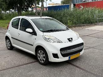 Peugeot 107 1.0-12 V XS 5 deurs Airco! Opendak picture 2