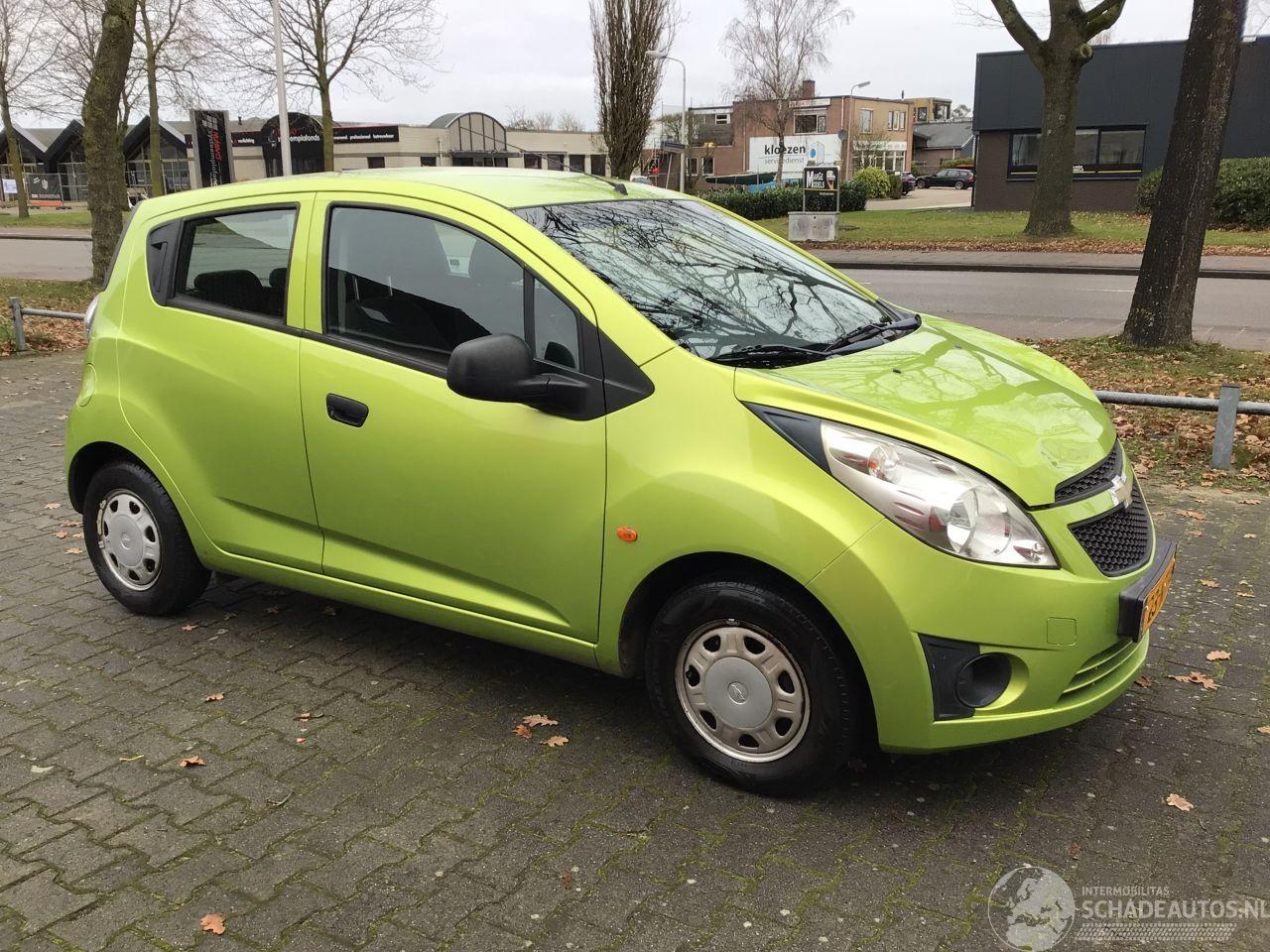 Chevrolet Spark Sprak 1.0 16v ls zeer lichte schade met Nw apk