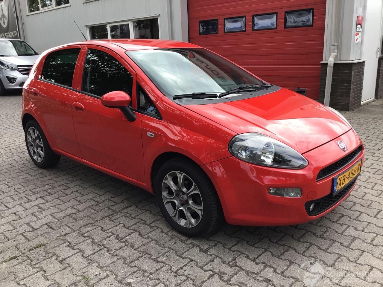 Fiat Punto EVO 0.9 Sempre  zeer lichte schade