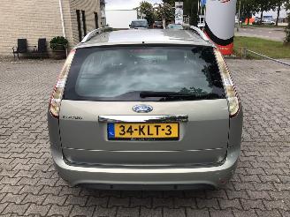 Ford Focus 1.8 LIMITED lichte schade picture 4