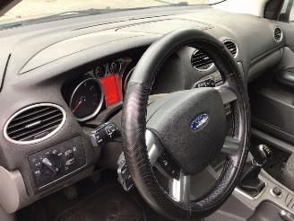 Ford Focus 1.8 LIMITED lichte schade picture 11
