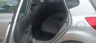 Kia Venga 1.6-16v Benzine Automaat Climatecontrol Stoelverwarming Lichtautomaat Privacyglas Leren stuurwiel Keyless entry 4x elektrische ruiten Elektrische inklapbare buitenspiegels parkdistance trekhaak sportvelgen mistlampen elektri picture 10